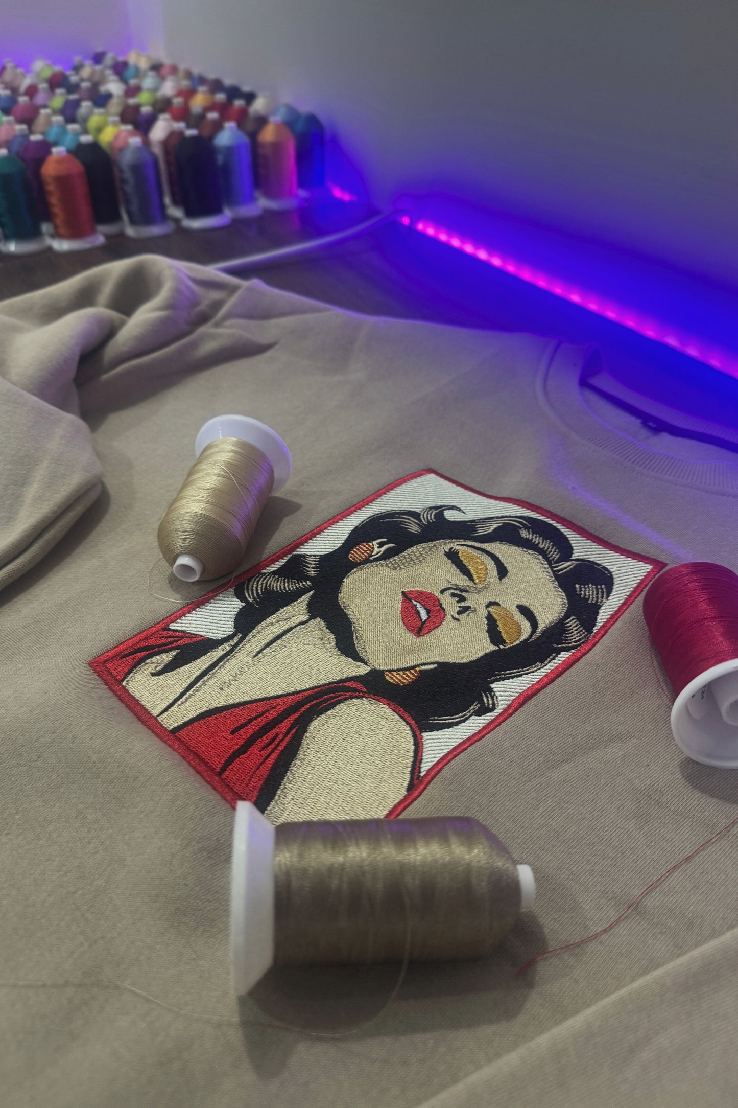 Lady Madona - Oversized Sweatshirt