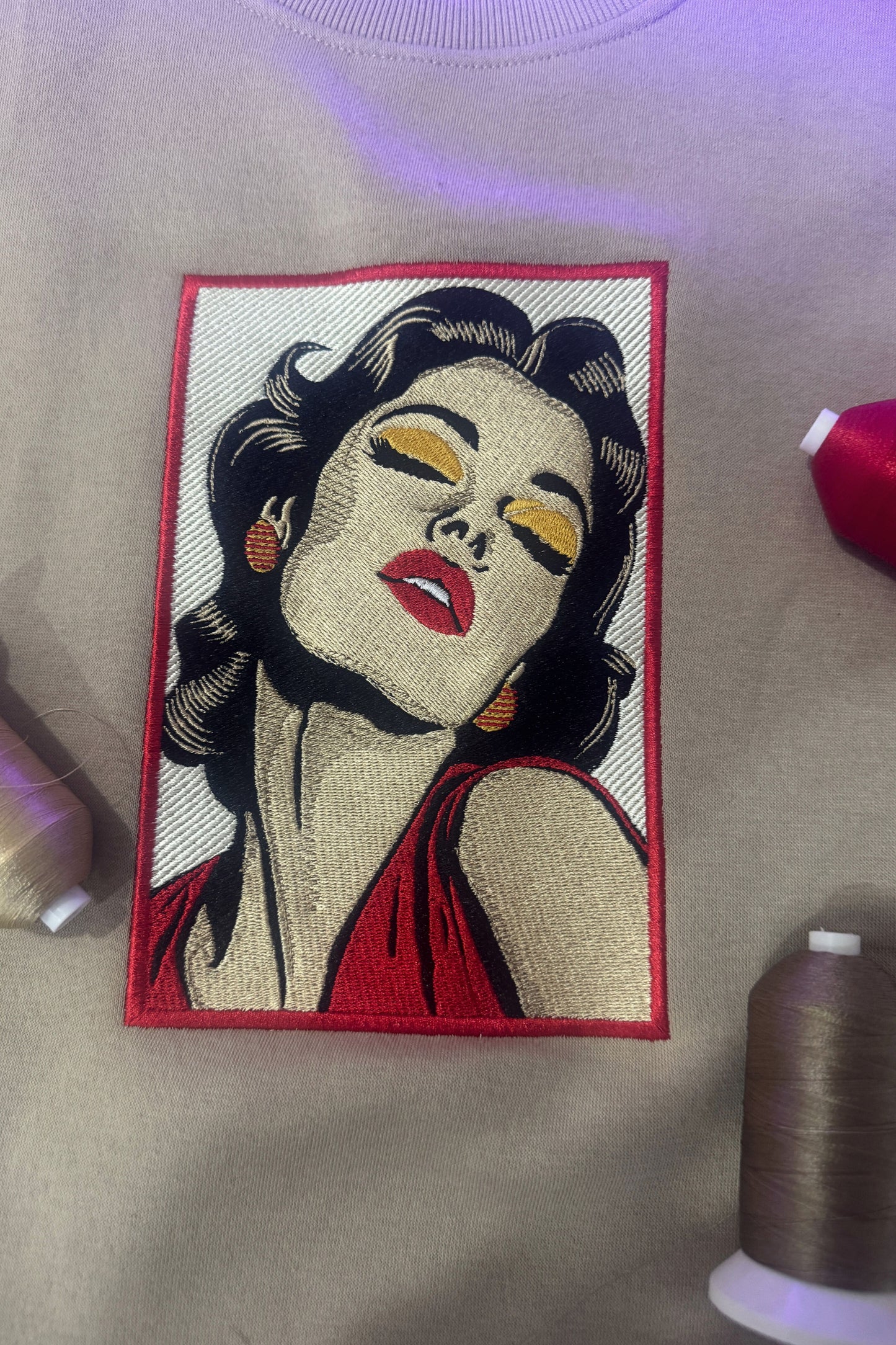 Lady Madona - Oversized Sweatshirt